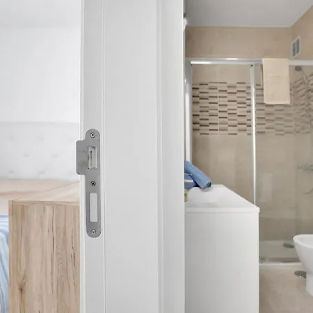 شقة Apartamento Luminoso Con Piscina Y Wi-fi, Centro De Los Cristianos, Cerca De La Playa - Es-347-40 *