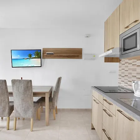 شقة Apartamento Luminoso Con Piscina Y Wi-fi, Centro De Los Cristianos, Cerca De La Playa - Es-347-40 أرونا